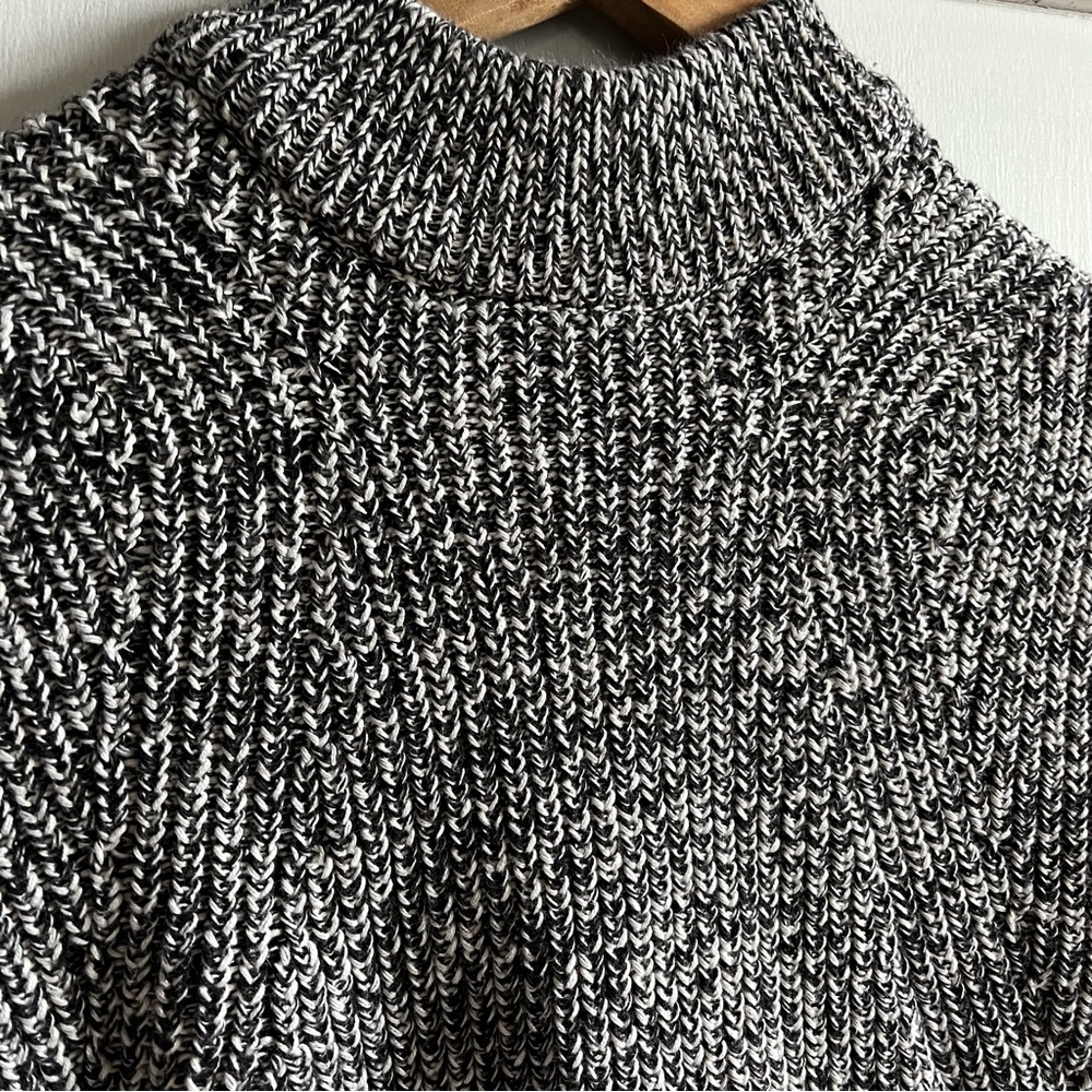 H&M Mockneck Sweater - Picture 2 of 6